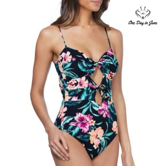 Ambrielle Floral One Piece Size L - Picture 3 of 3